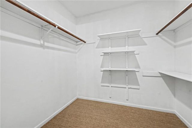 12209 Aberdeen Road, Leawood, KS 66209