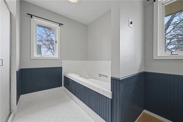 12209 Aberdeen Road, Leawood, KS 66209