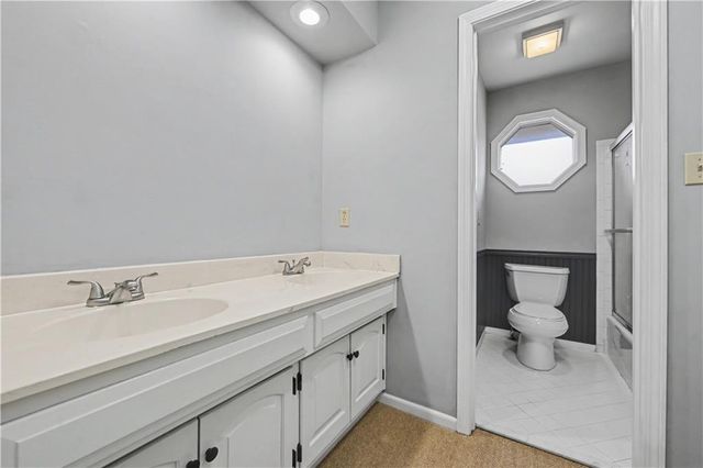 12209 Aberdeen Road, Leawood, KS 66209