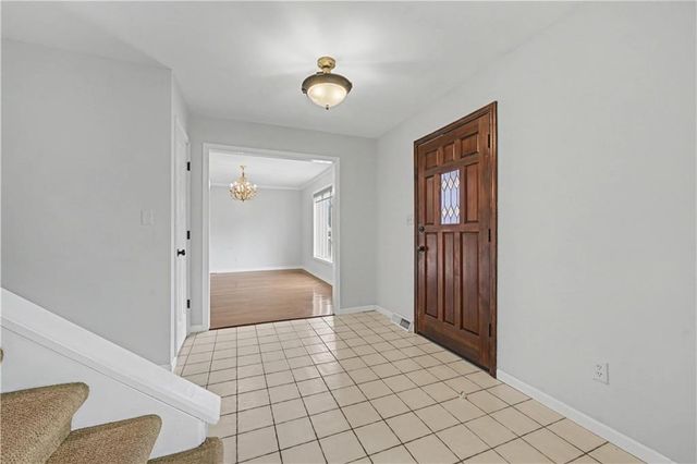 12209 Aberdeen Road, Leawood, KS 66209