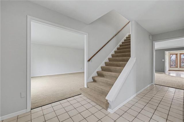 12209 Aberdeen Road, Leawood, KS 66209