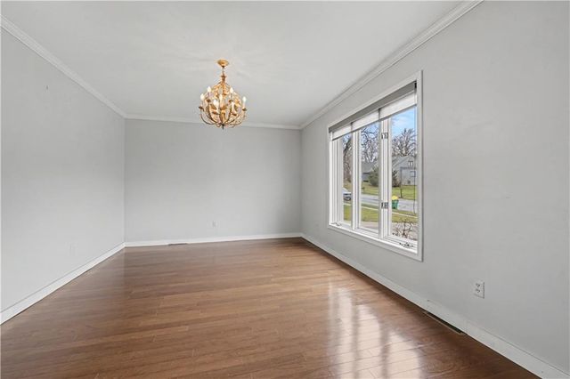 12209 Aberdeen Road, Leawood, KS 66209