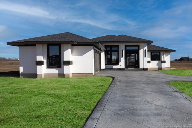 113 Hidden Cove, Floresville, TX 78114