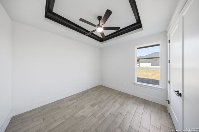 113 Hidden Cove, Floresville, TX 78114