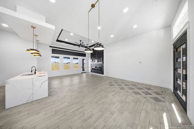 113 Hidden Cove, Floresville, TX 78114