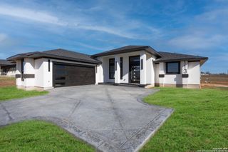 113 Hidden Cove, Floresville, TX 78114