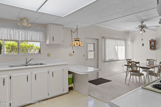 7156 Fairlane Avenue, Brooksville, FL 34613