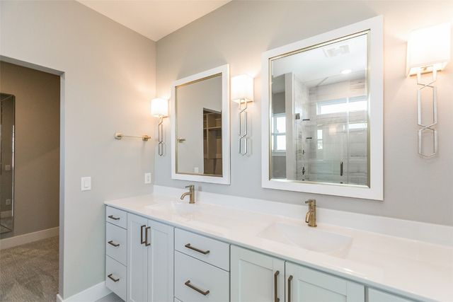 5750 Meadow Grass Circle SE, Cedar Rapids, IA 52403