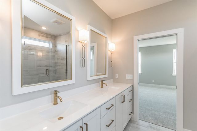 5750 Meadow Grass Circle SE, Cedar Rapids, IA 52403