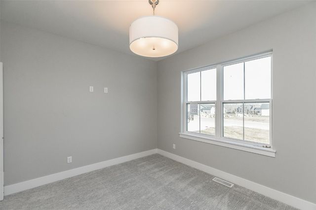 5750 Meadow Grass Circle SE, Cedar Rapids, IA 52403