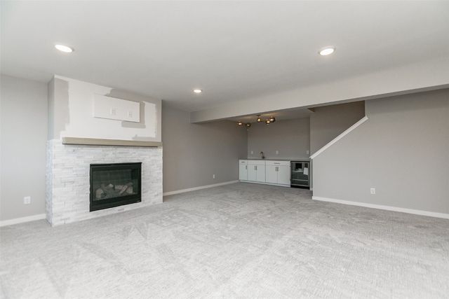 5750 Meadow Grass Circle SE, Cedar Rapids, IA 52403