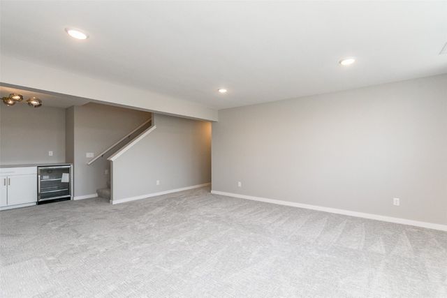 5750 Meadow Grass Circle SE, Cedar Rapids, IA 52403