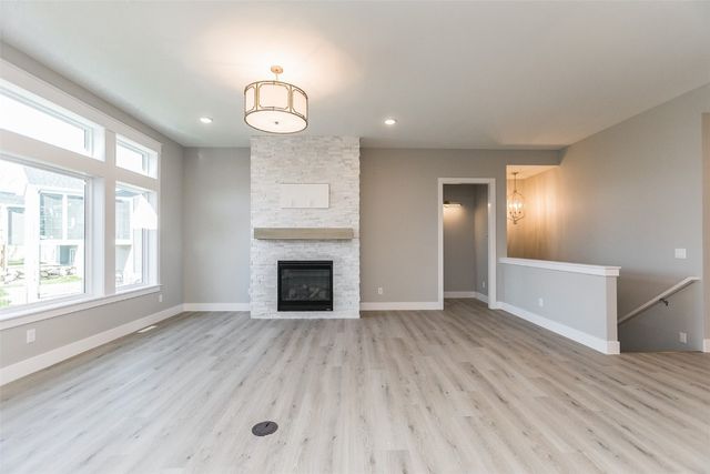 5750 Meadow Grass Circle SE, Cedar Rapids, IA 52403