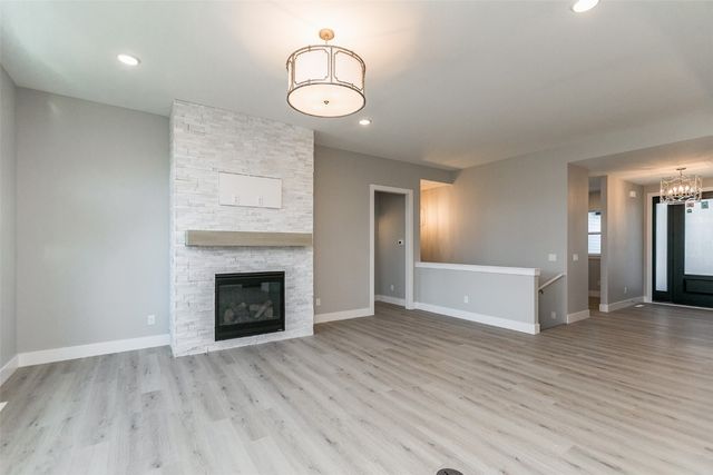 5750 Meadow Grass Circle SE, Cedar Rapids, IA 52403