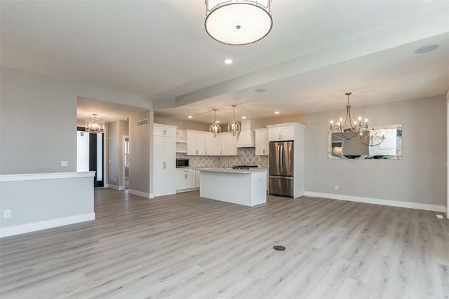 5750 Meadow Grass Circle SE, Cedar Rapids, IA 52403