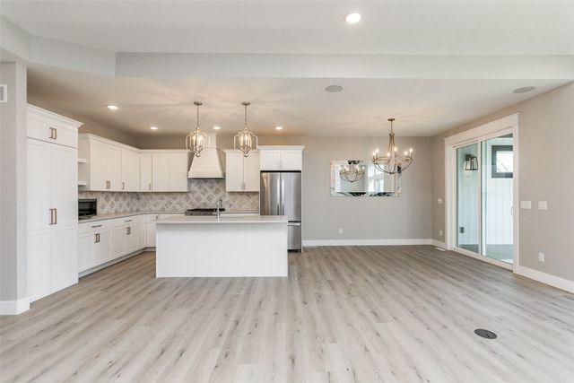 5750 Meadow Grass Circle SE, Cedar Rapids, IA 52403