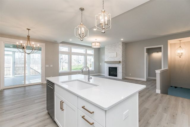 5750 Meadow Grass Circle SE, Cedar Rapids, IA 52403