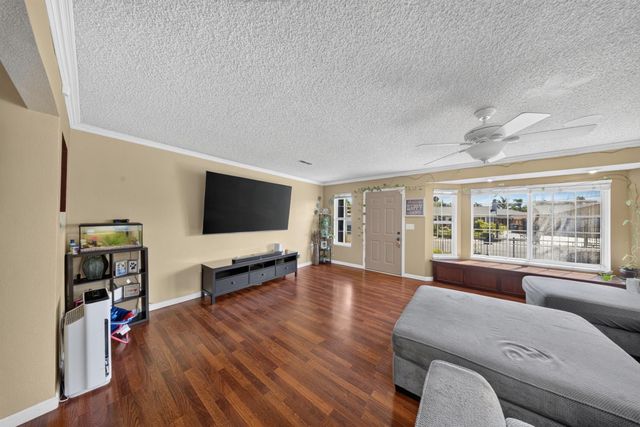 7560 Lemarsh Way, Sacramento, CA 95822
