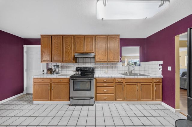 7560 Lemarsh Way, Sacramento, CA 95822