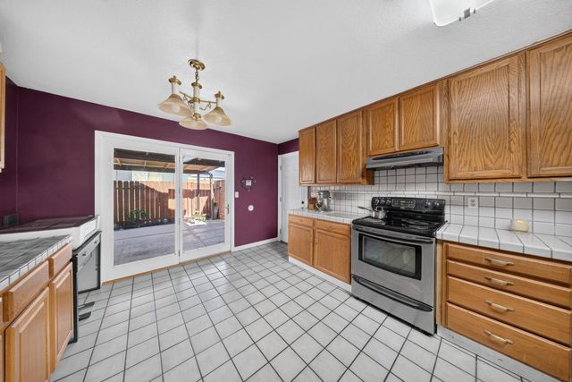 7560 Lemarsh Way, Sacramento, CA 95822
