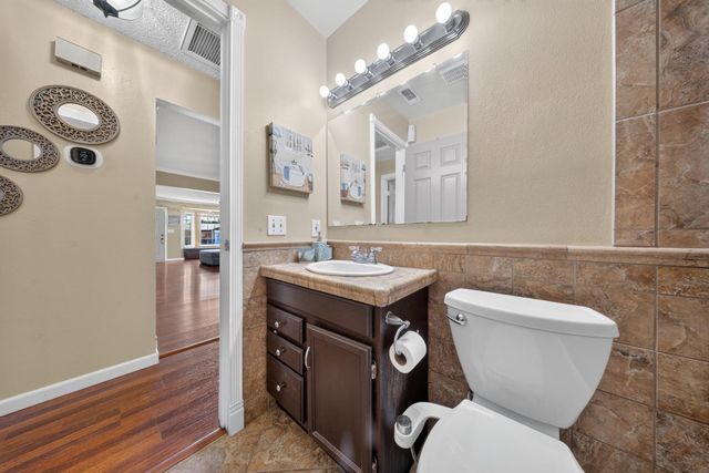 7560 Lemarsh Way, Sacramento, CA 95822