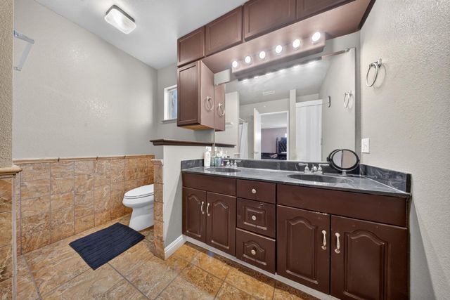 7560 Lemarsh Way, Sacramento, CA 95822