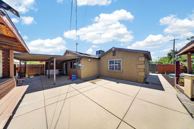 7560 Lemarsh Way, Sacramento, CA 95822