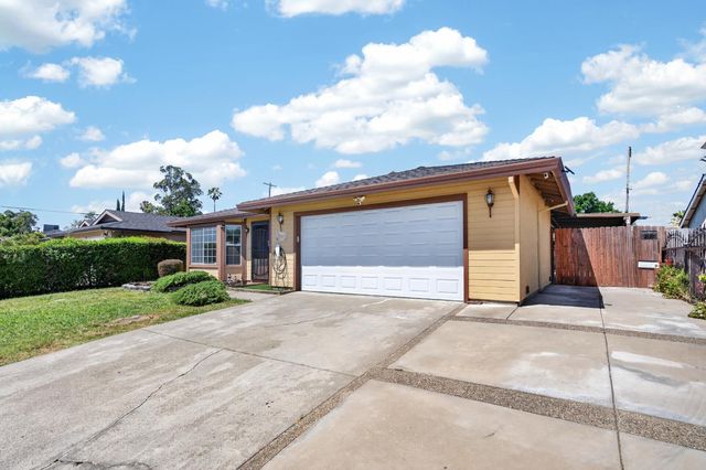 7560 Lemarsh Way, Sacramento, CA 95822
