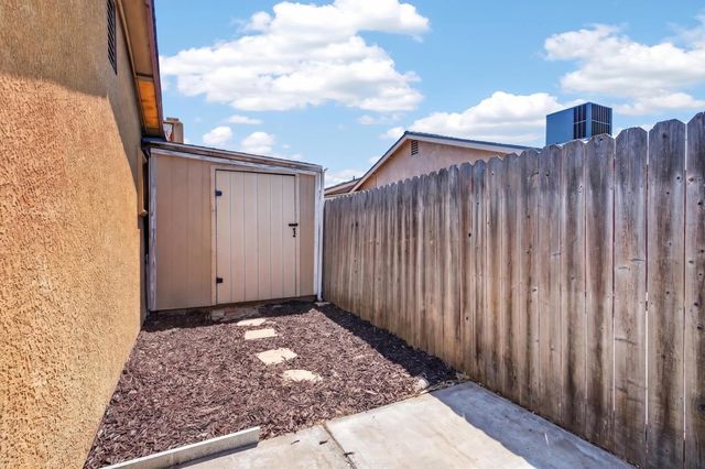 7560 Lemarsh Way, Sacramento, CA 95822