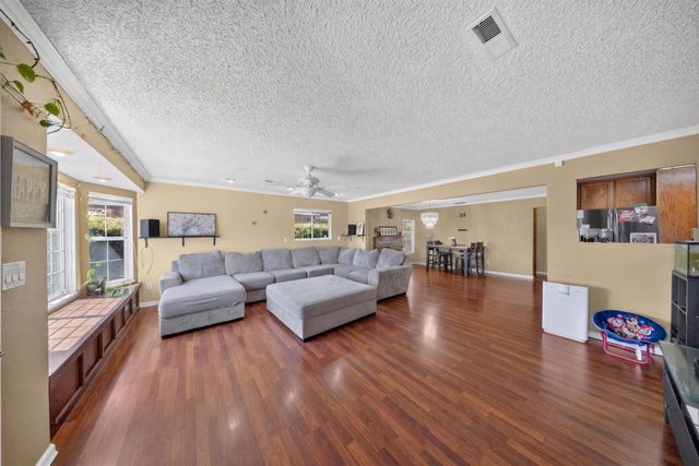 7560 Lemarsh Way, Sacramento, CA 95822
