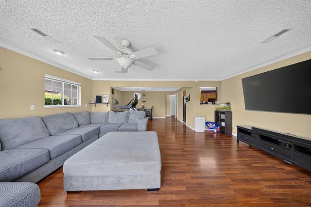 7560 Lemarsh Way, Sacramento, CA 95822