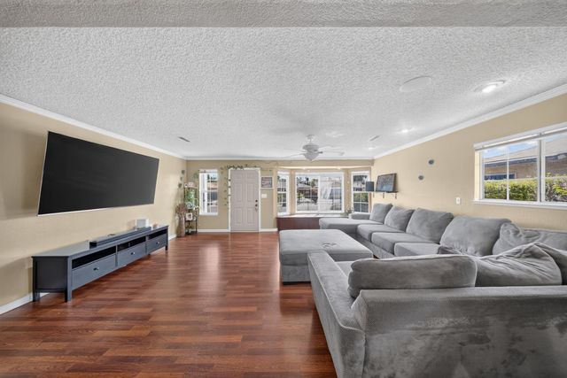 7560 Lemarsh Way, Sacramento, CA 95822