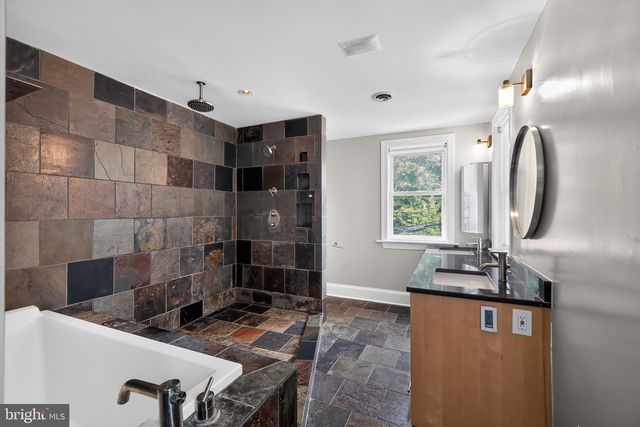 1819 RIGGS PL NW, Washington, DC 20009