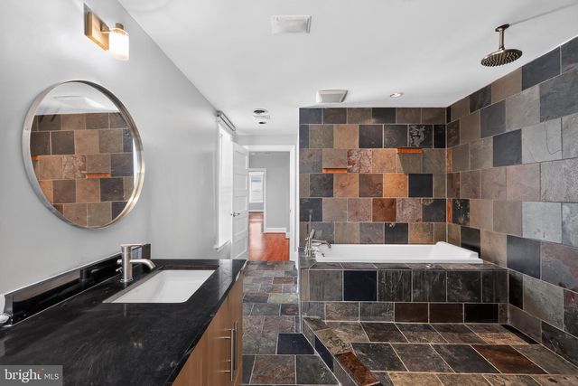 1819 RIGGS PL NW, Washington, DC 20009
