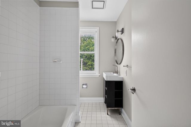 1819 RIGGS PL NW, Washington, DC 20009