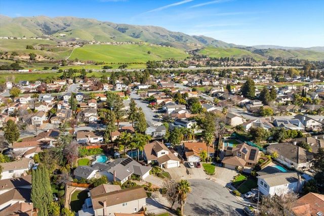 48830 Big Horn Ct, Fremont, CA 94539