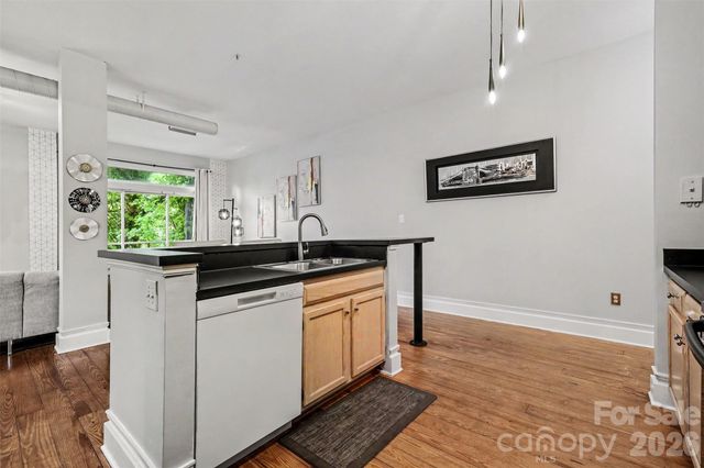 404 N Laurel Avenue 15, Charlotte, NC 28204