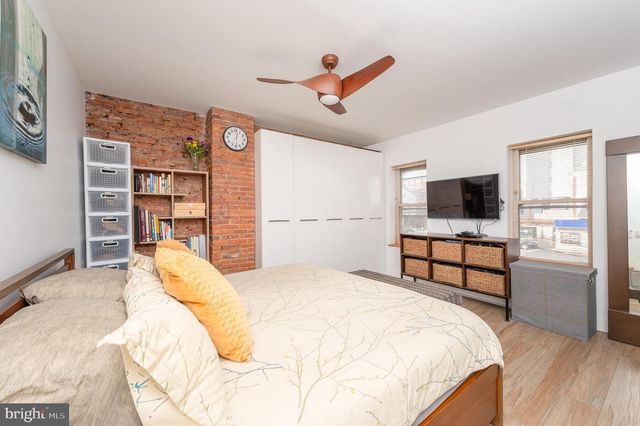110 W ORANGE ST, Lancaster, PA 17603