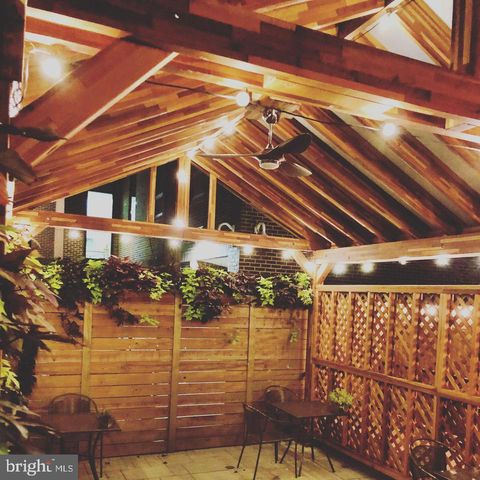 110 W ORANGE ST, Lancaster, PA 17603