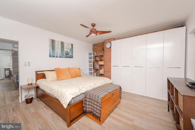 110 W ORANGE ST, Lancaster, PA 17603