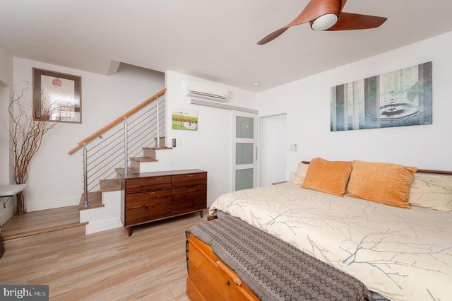 110 W ORANGE ST, Lancaster, PA 17603