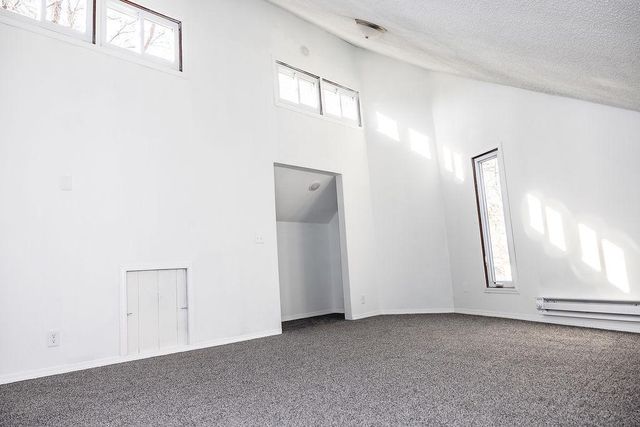 221 W Howard Street, Hibbing, MN 55746