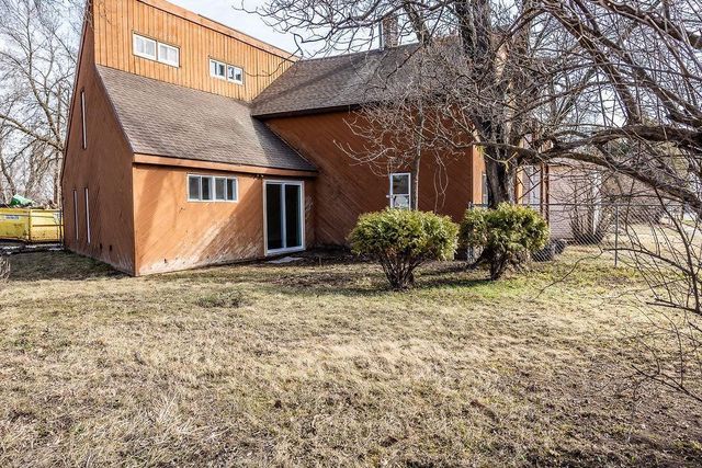 221 W Howard Street, Hibbing, MN 55746