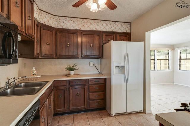125 JAMES DRIVE, Iowa Park, TX 76367