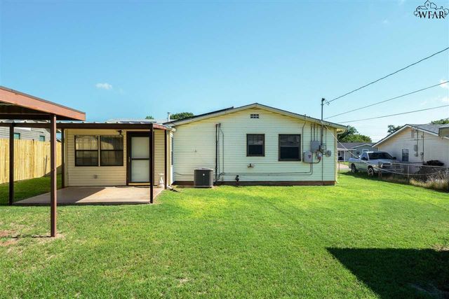 125 JAMES DRIVE, Iowa Park, TX 76367