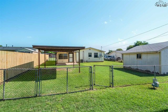 125 JAMES DRIVE, Iowa Park, TX 76367