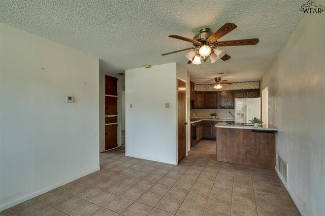 125 JAMES DRIVE, Iowa Park, TX 76367