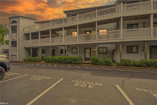 3200 Lynnhaven Dr Apt 202, Virginia Beach, VA 23451