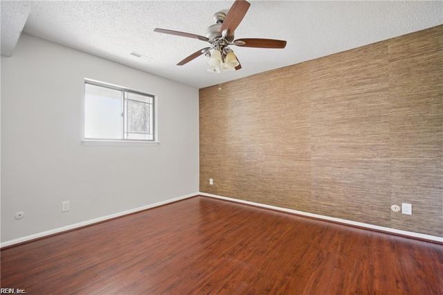 3200 Lynnhaven Dr Apt 202, Virginia Beach, VA 23451