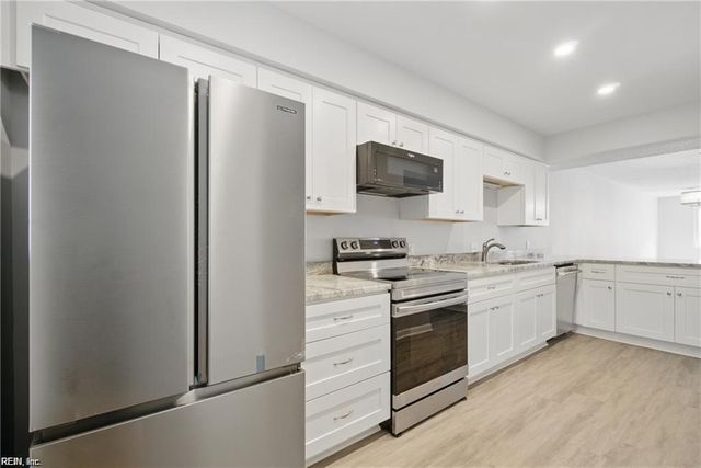 3200 Lynnhaven Dr Apt 202, Virginia Beach, VA 23451